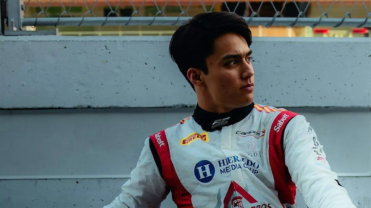 Que tal les parece mi casco del 2026  Espero y les guste tanto como a mi❤️😍 @araieu @alessandro