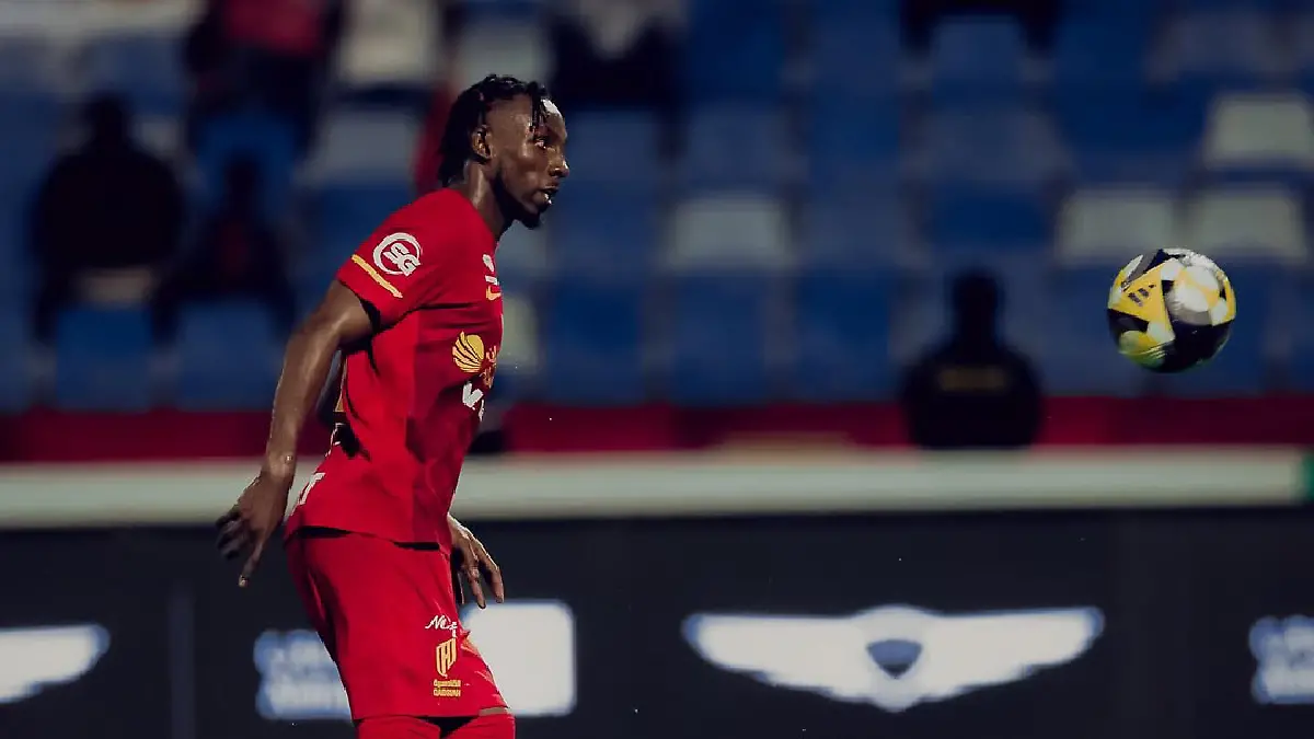 Julián Quiñones se queda sin jugar por suspensión de partido