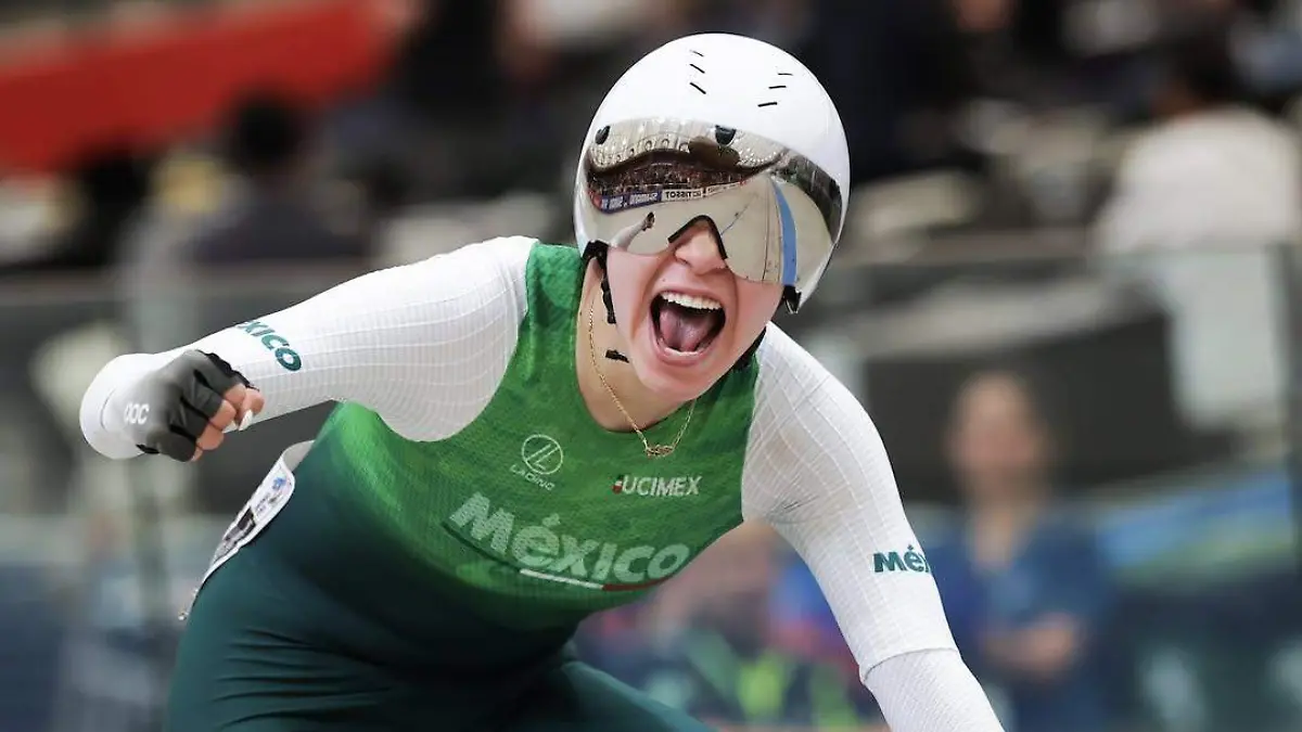 UCI World Champion 🙌Yareli Acevedo 🇲🇽 claims the Women’s Point Race rainbow jersey, securing 