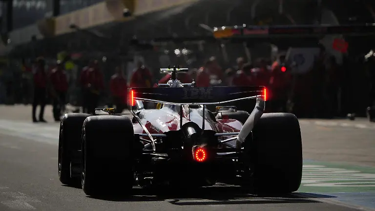 2026-03-14T084820Z_1107416377_UP1EM3E0OGJV8_RTRMADP_3_MOTOR-F1-CHINA