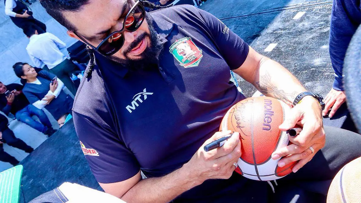 Horacio Llamas atendió a sus fanáticos