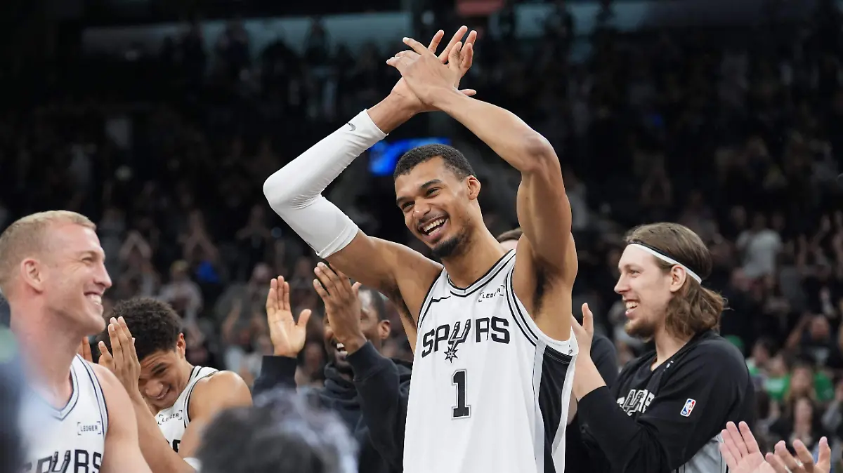 2026-03-11T030453Z_1262573914_MT1USATODAY28459139_RTRMADP_3_NBA-BOSTON-CELTICS-AT-SAN-ANTONIO-SPURS