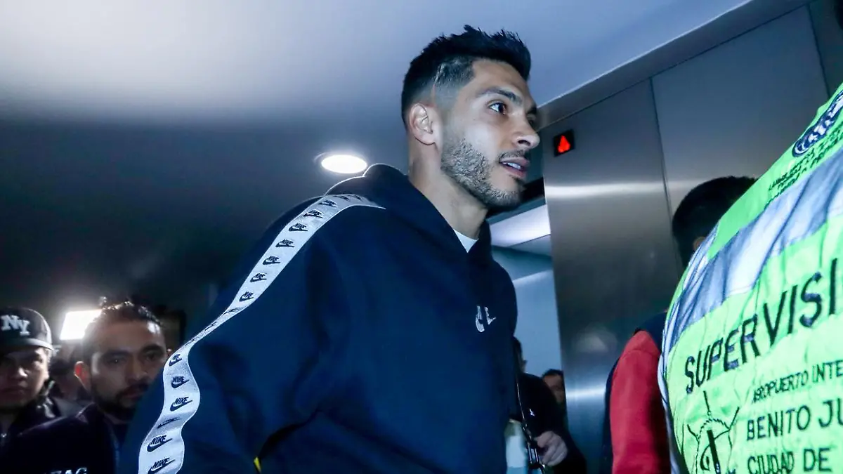 Raúl jiménez llega a la Ciudad de México