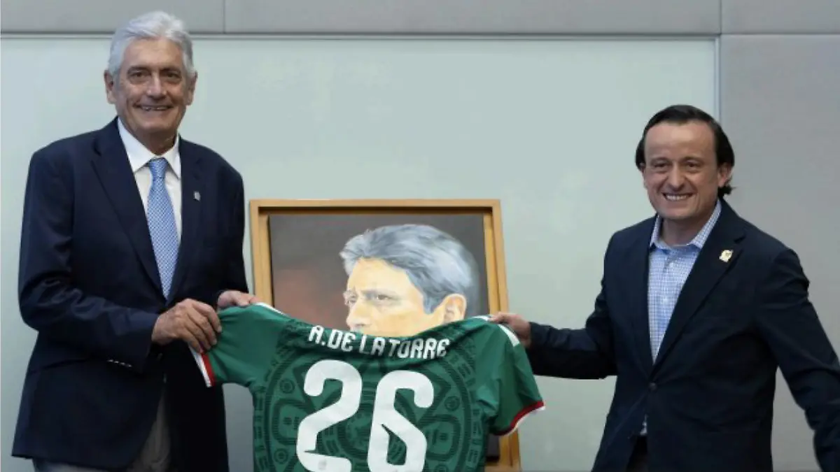 Reconocen a Alberto de La Torre