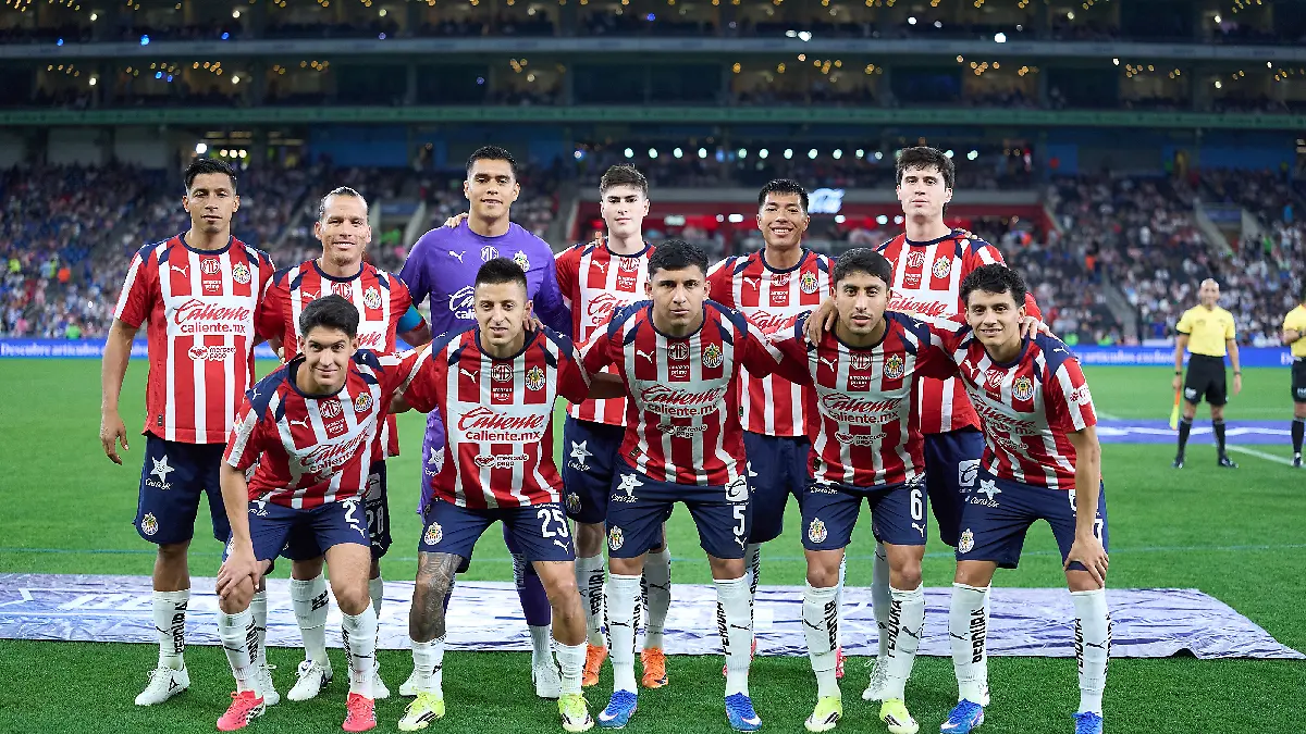 Chivas renueva a jugador titular