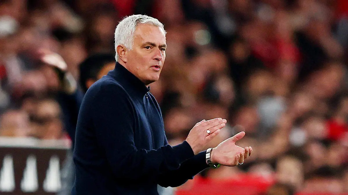 2026-03-08T193823Z_1807036665_UP1EM381IJYKD_RTRMADP_3_SOCCER-PORTUGAL-SLB-POR