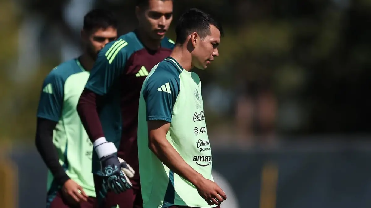 Hirving Lozano entrena por separado
