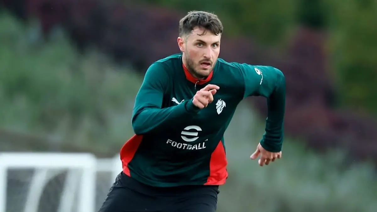 Santiago Giménez habla a su regreso con el Milan