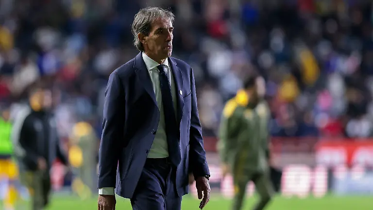 Guillermo Almada asegura que se quedará en Oviedo