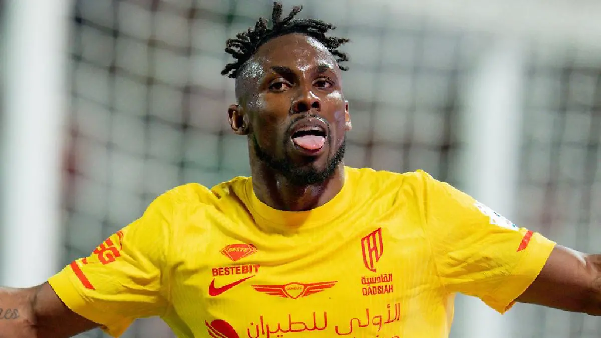 Julián Quiñones se apunta rumbo al título de goleo