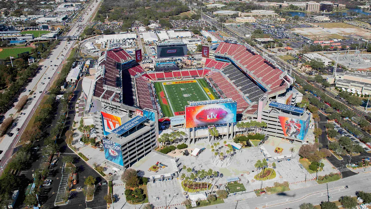 2021-02-02T144254Z_2015554190_MT1ZUMA000W3NDYJ_RTRMADP_3_ZUMA