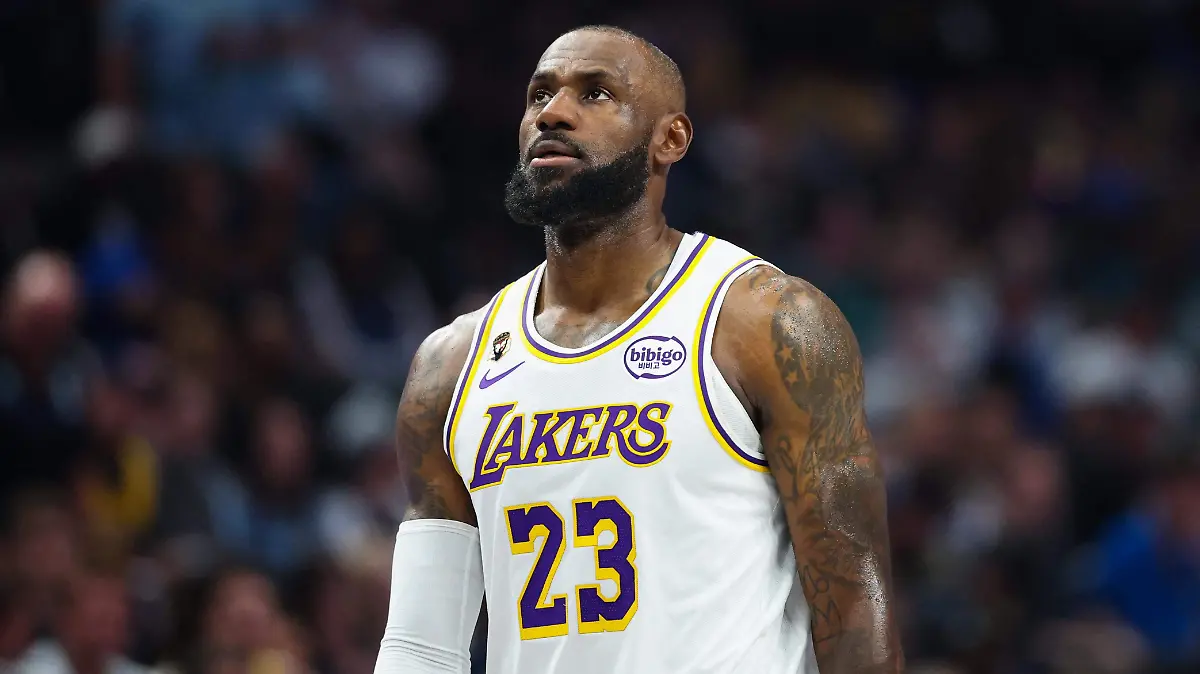 2026-04-06T024154Z_554877149_MT1USATODAY28667499_RTRMADP_3_NBA-LOS-ANGELES-LAKERS-AT-DALLAS-MAVERICKS