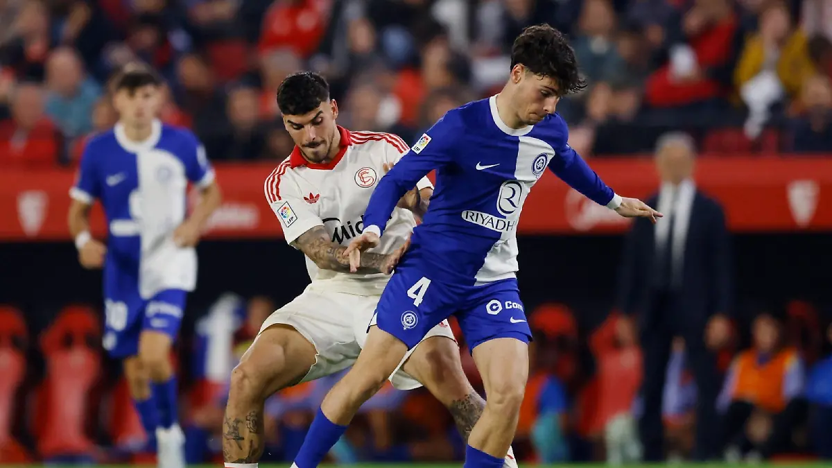 Obed Vargas juega en el Sevilla vs Atlético de Madrid