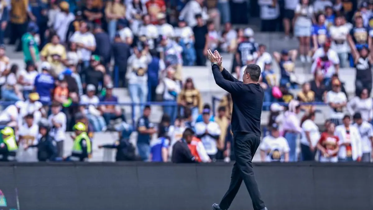 Efraín Járez oresume rendimiento de Pumas