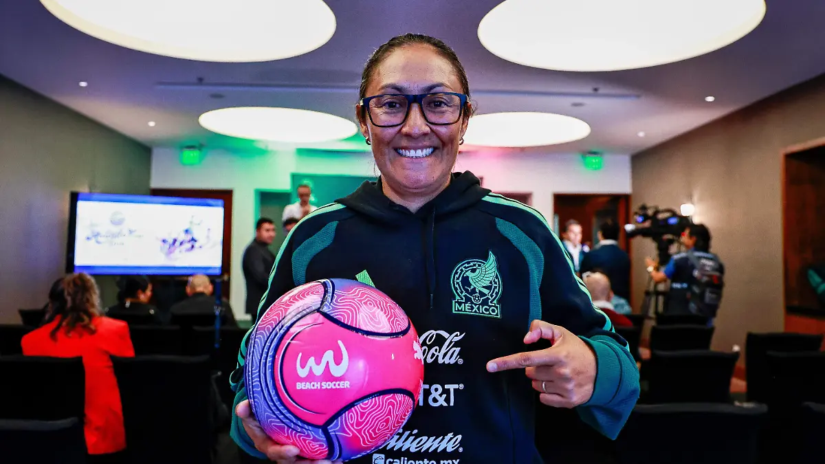 060426 LG Fátima Leyva 7