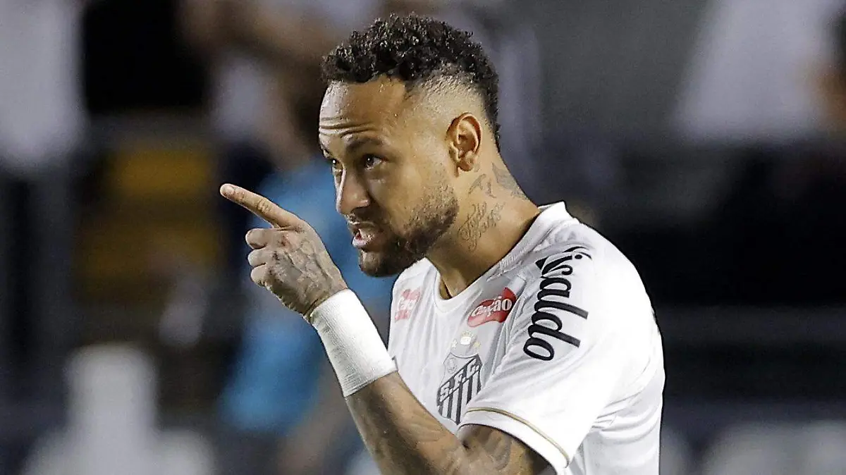 2026-04-15T004826Z_1878325047_UP1EM4F028P4I_RTRMADP_3_SOCCER-SUDAMERICANA-SAN-REC