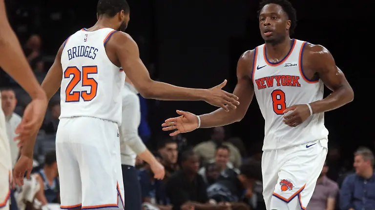 2026-04-02T031601Z_2047357409_MT1USATODAY28639658_RTRMADP_3_NBA-NEW-YORK-KNICKS-AT-MEMPHIS-GRIZZLIES