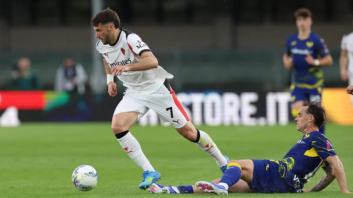 2026-04-19T151117Z_732739763_UP1EM4J166SQY_RTRMADP_3_SOCCER-ITALY-VER-MIL