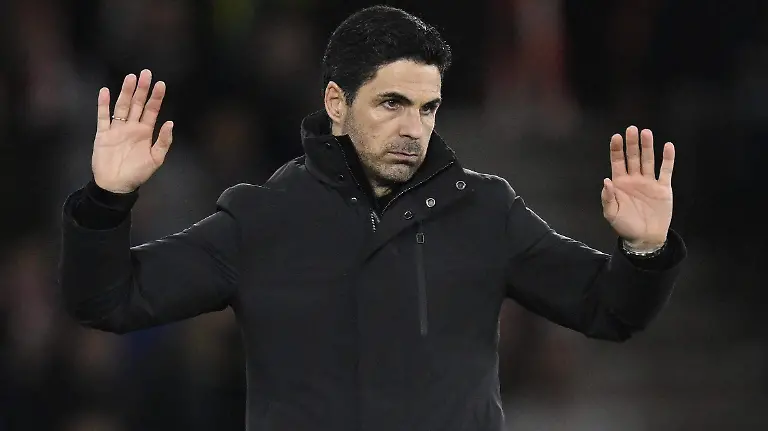 2026-04-04T201401Z_1974902177_UP1EM441K7BLU_RTRMADP_3_SOCCER-ENGLAND-SOU-ARS