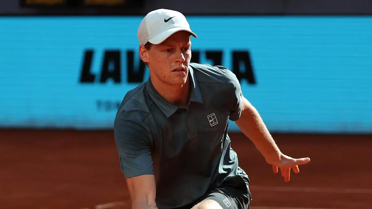 2026-04-24T161915Z_1352336878_UP1EM4O19C270_RTRMADP_3_TENNIS-MADRID