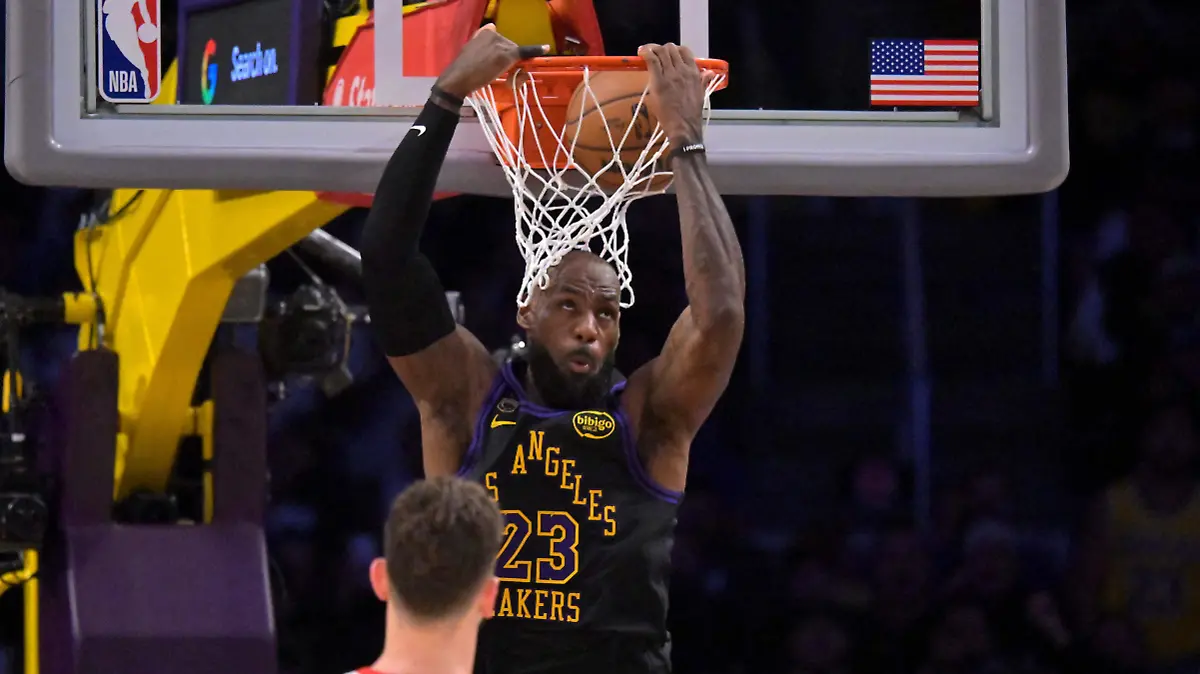 2026-04-22T060127Z_69600540_MT1USATODAY28782606_RTRMADP_3_NBA-PLAYOFFS-HOUSTON-ROCKETS-AT-LOS-ANGELES-LAKERS