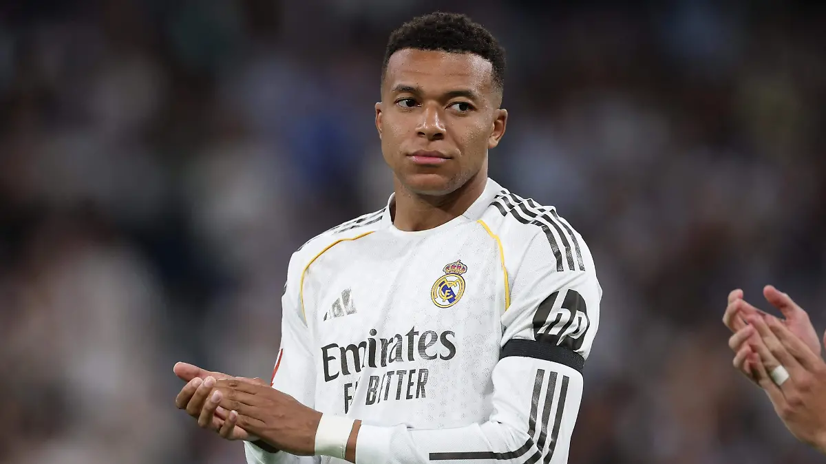 2026-04-21T194209Z_2041571565_UP1EM4L1IQ80H_RTRMADP_3_SOCCER-SPAIN-RMA-ALA