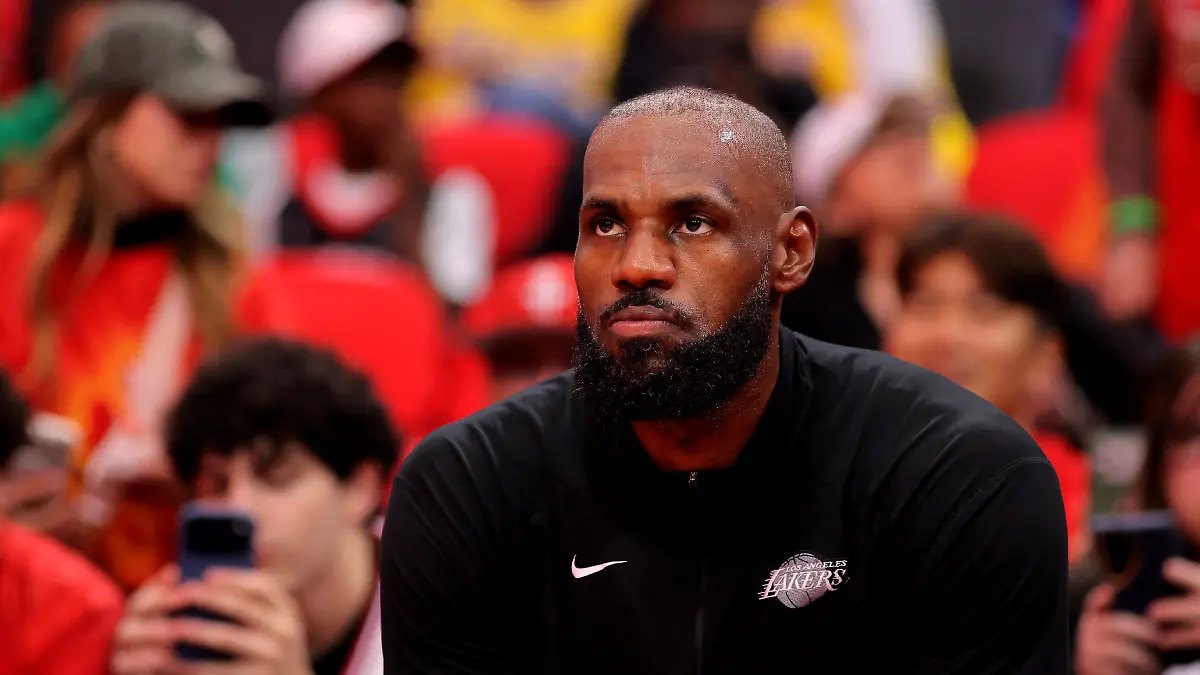 LeBron James agiganta su leyenda