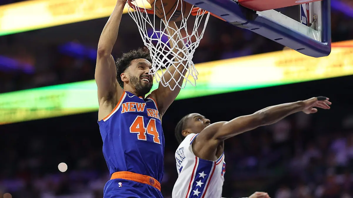 2026-05-09T023513Z_1401564991_MT1USATODAY28911128_RTRMADP_3_NBA-PLAYOFFS-NEW-YORK-KNICKS-AT-PHILADELPHIA-76ERS