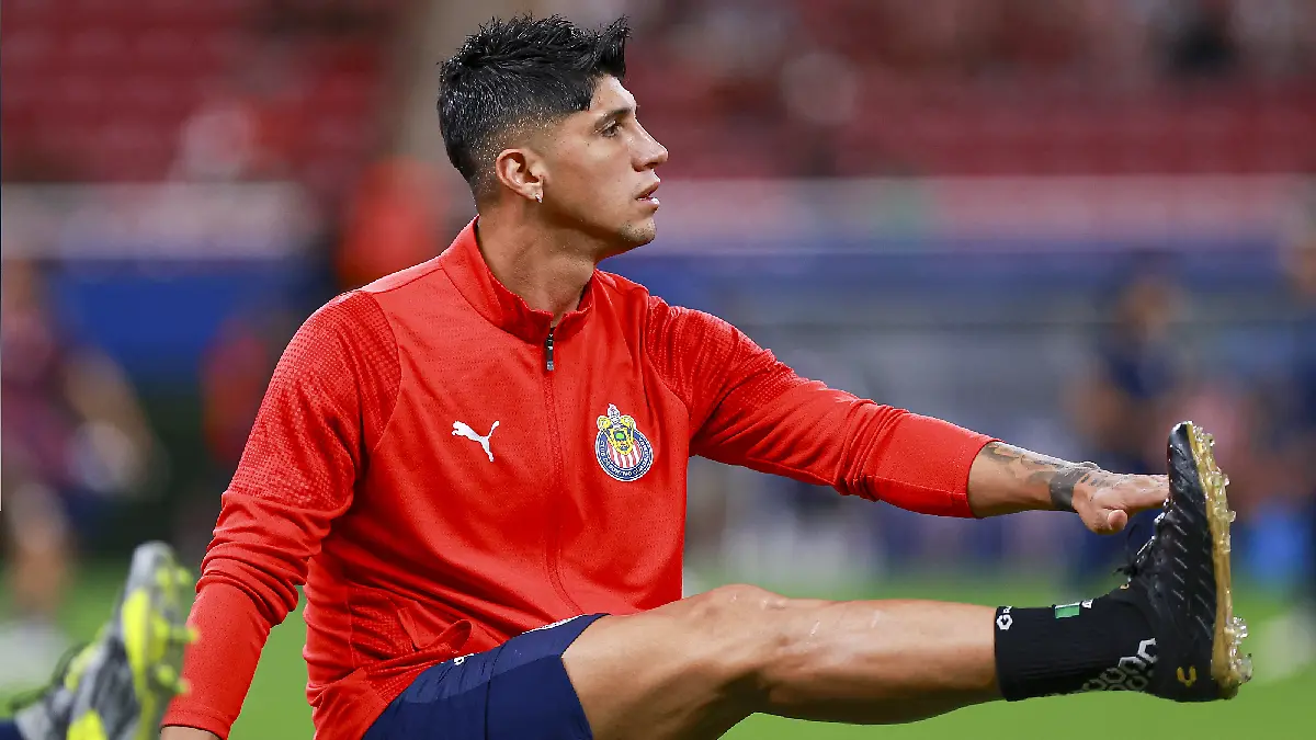 Alan Pulido vuelve a causar polémica