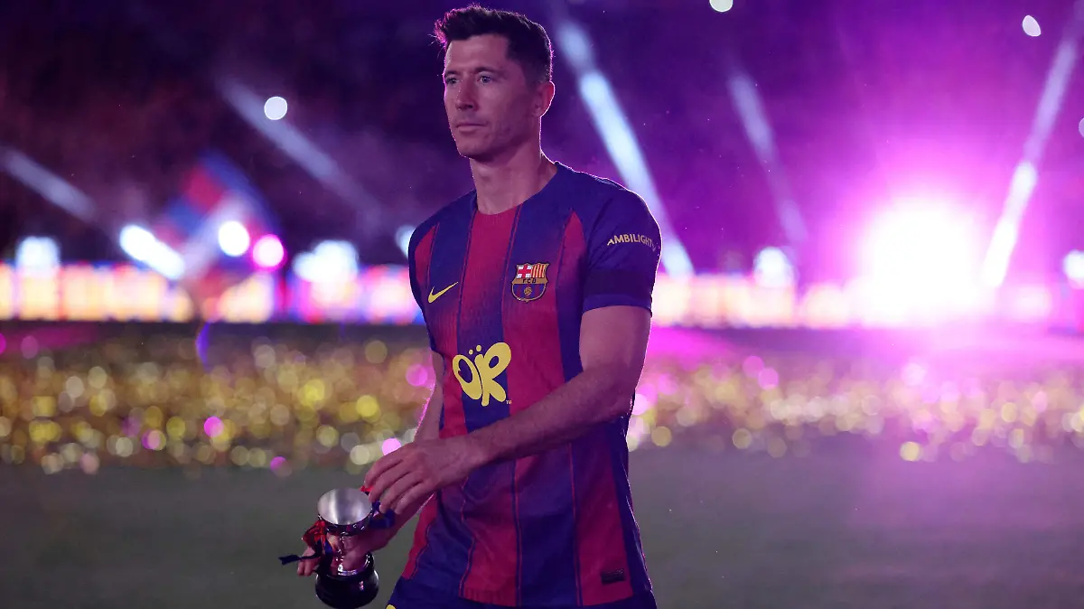 2026-05-16T124324Z_1198489822_RC2L6LAHEYKL_RTRMADP_3_SOCCER-SPAIN-BAR-LEWANDOWSKI