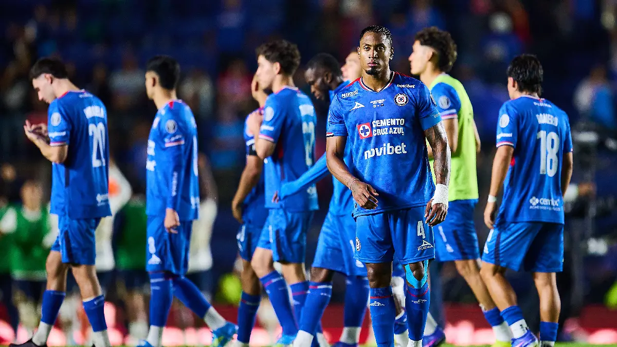 Cruz Azul,al borde de perder el título, según la historia