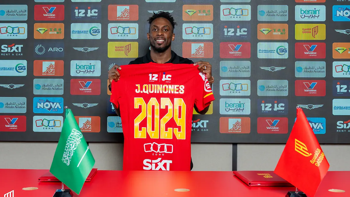 Julián Quiñones, renoivado hasta 2029