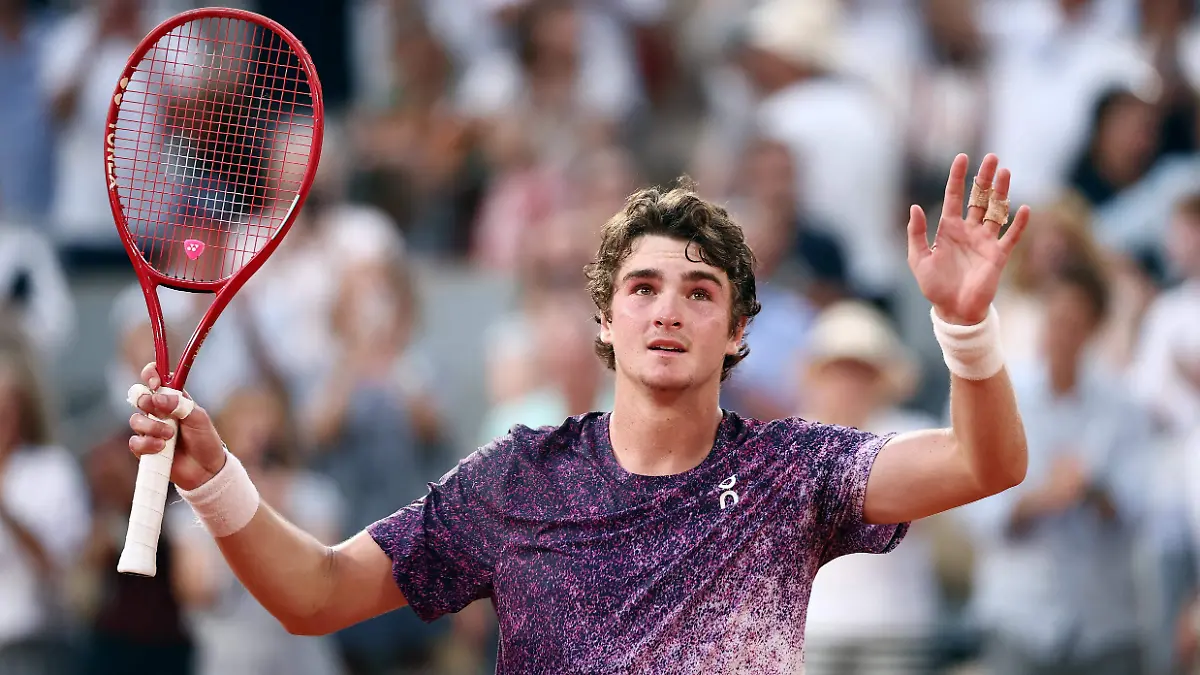 2026-05-29T185849Z_1526163719_UP1EM5T1GQ0AI_RTRMADP_3_TENNIS-FRENCHOPEN