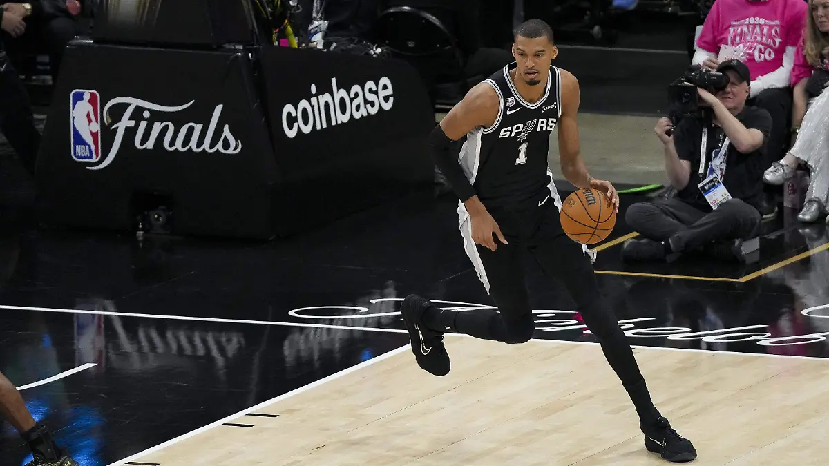 2026-06-04T025125Z_762944204_MT1USATODAY29130518_RTRMADP_3_NBA-FINALS-NEW-YORK-KNICKS-AT-SAN-ANTONIO-SPURS