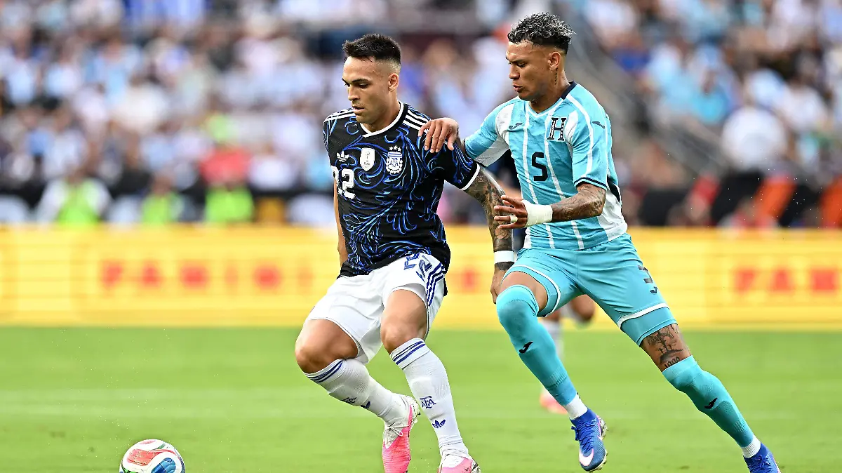 2026-06-07T020900Z_322814392_UP1EM6705YY4I_RTRMADP_3_SOCCER-FRIENDLY-ARG-HND