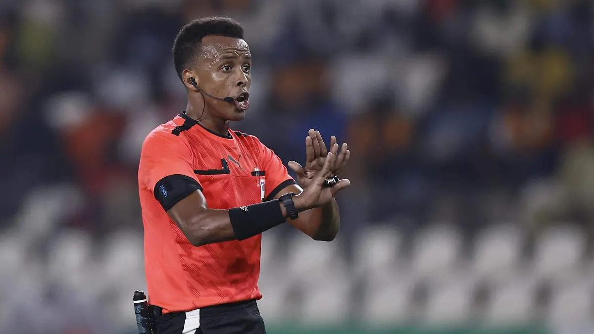 AFP__20260608__B6DZ6T3__v1__HighRes__FilesFblWc2026SomReferee