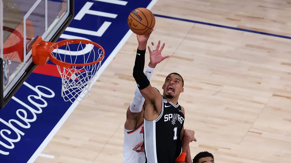2026-06-09T032109Z_2096144886_MT1USATODAY29155600_RTRMADP_3_NBA-FINALS-SAN-ANTONIO-SPURS-AT-NEW-YORK-KNICKS
