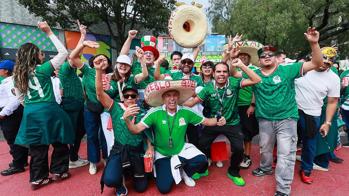 110626 COLOR México vs Sudáfrica OFR 