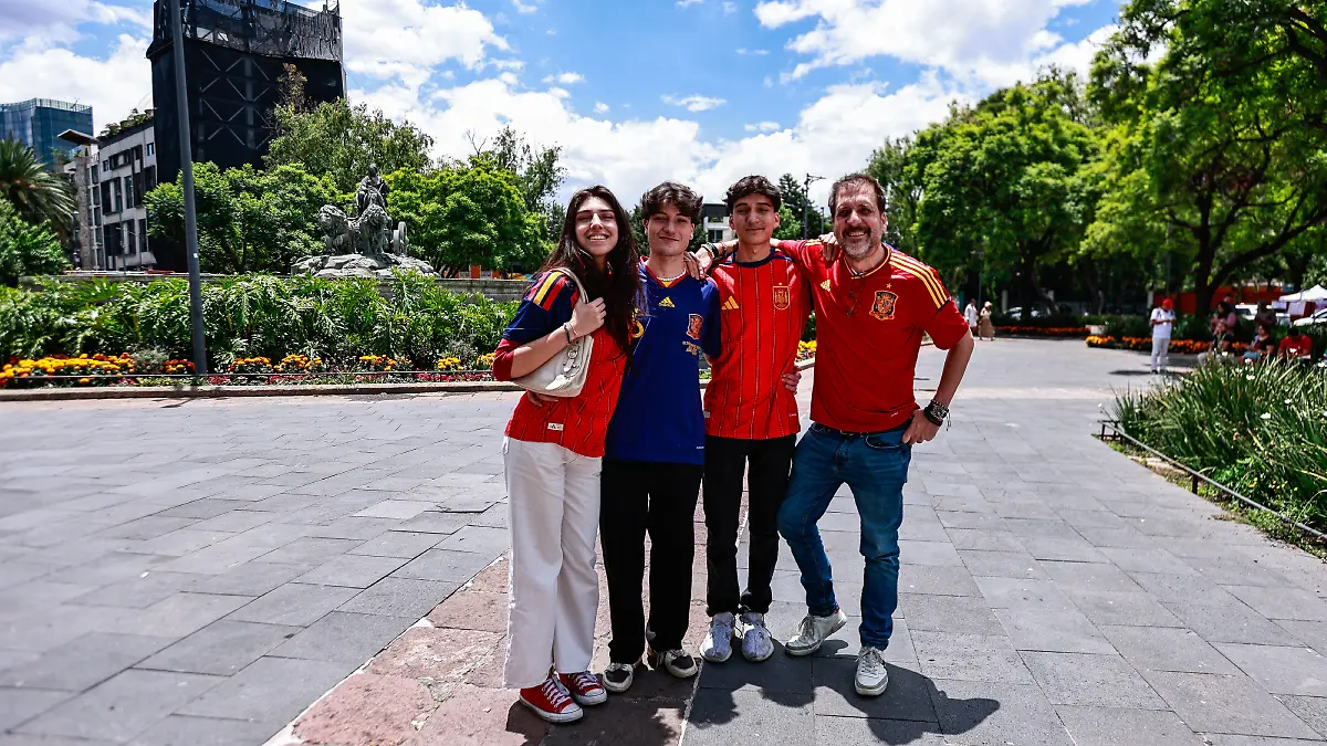 Afición española en fuente de Cibeles