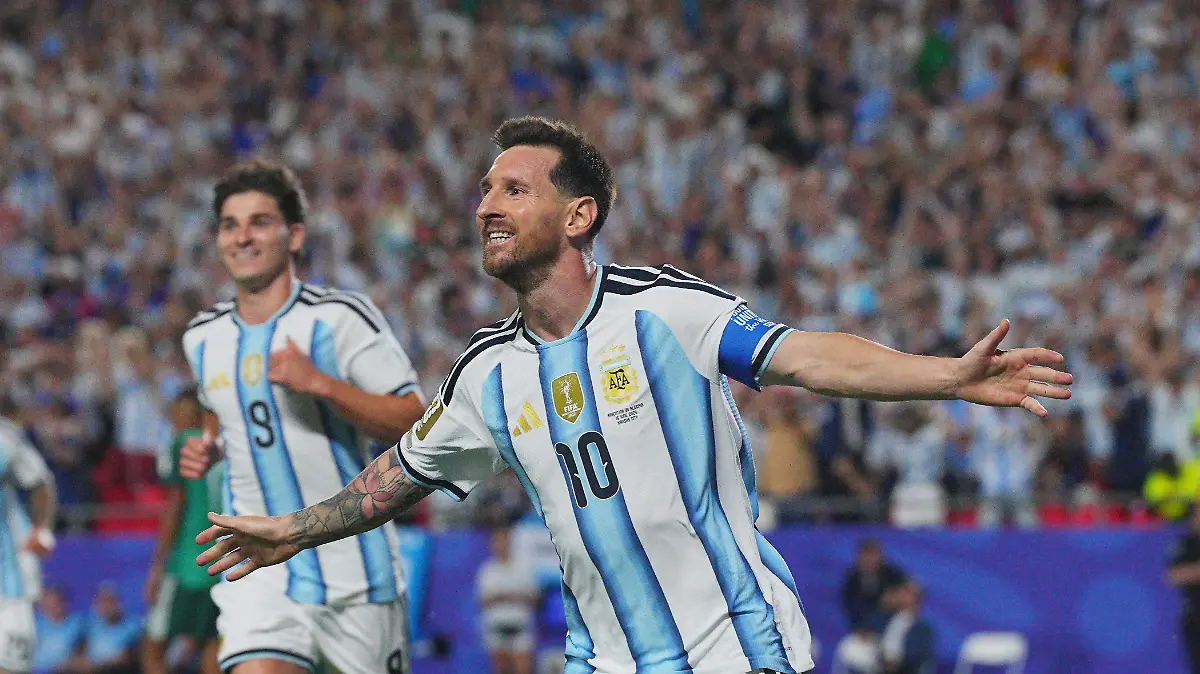 2026-06-17T022832Z_1912916966_UP1EM6H06VIZ3_RTRMADP_3_SOCCER-WORLDCUP-ARG-DZA (2)