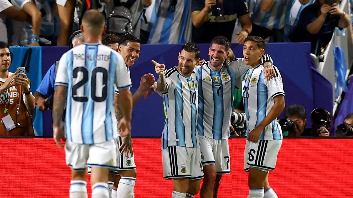2026-06-17T024605Z_531620150_UP1EM6H07OS1B_RTRMADP_3_SOCCER-WORLDCUP-ARG-DZA