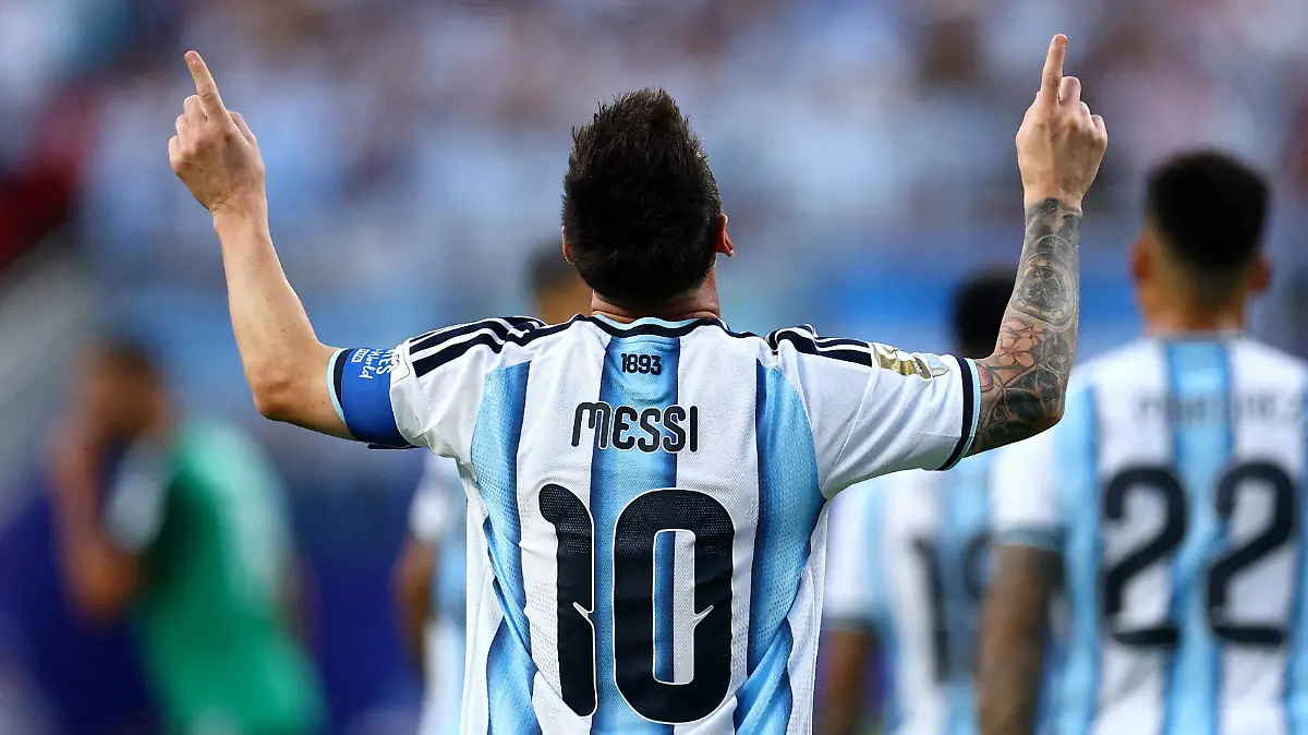 2026-06-17T033637Z_31440324_UP1EM6H0415VH_RTRMADP_3_SOCCER-WORLDCUP-ARG-DZA