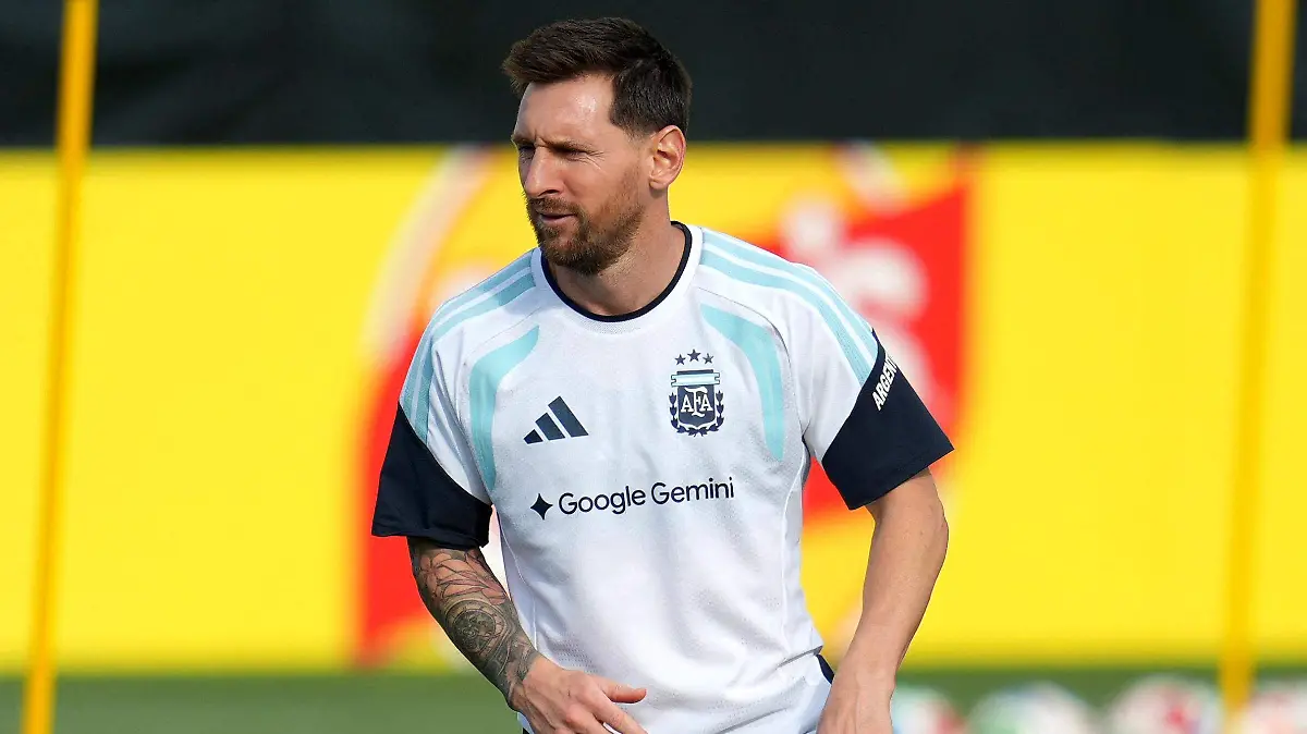 2026-06-18T235012Z_1234219067_UP1EM6I1U7N31_RTRMADP_3_SOCCER-WORLDCUP-ARG