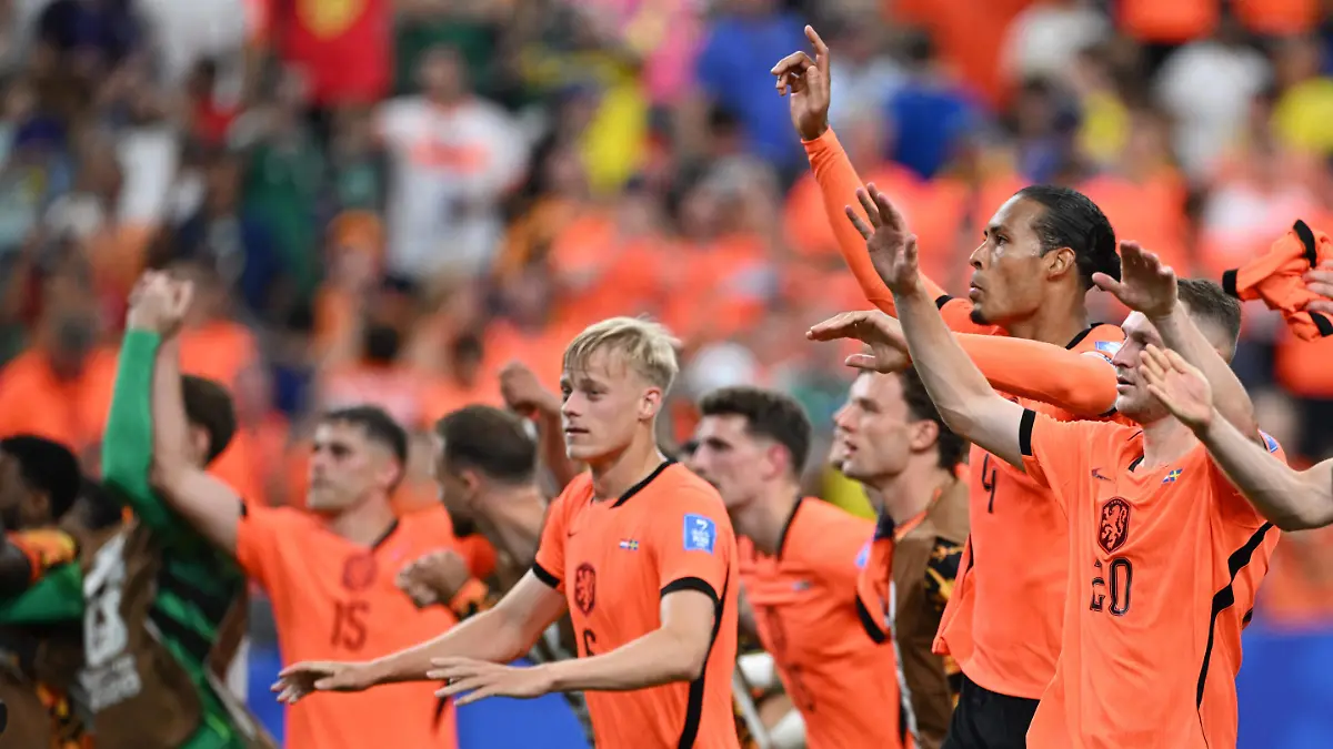 2026-06-20T190643Z_1740293344_UP1EM6K1H35QQ_RTRMADP_3_SOCCER-WORLDCUP-NLD-SWE