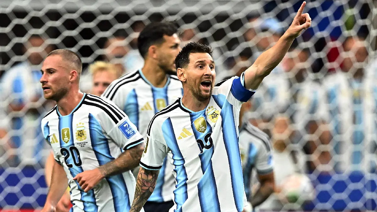 Lionel Messi guía a aASRgentina a la victoria frente a Austtroia