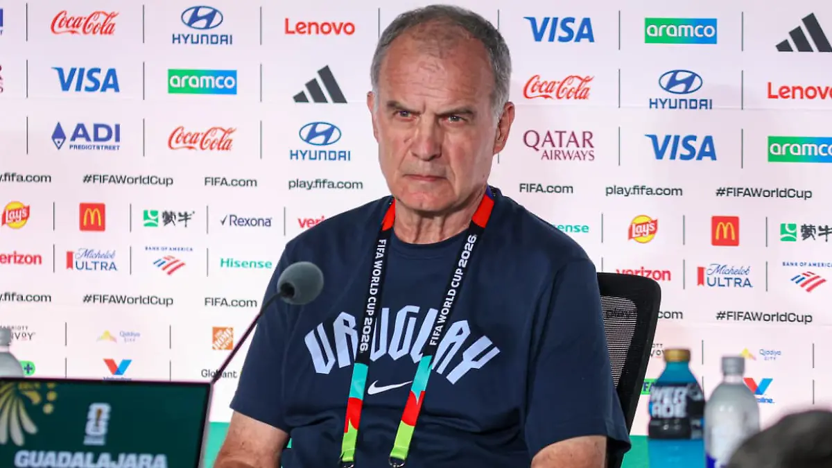 Marcelo Bielsa en conferencia de prensa previo al España vs Uruguay