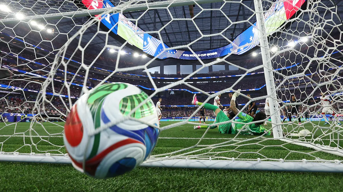 2026-06-26T043058Z_2120392120_UP1EM6Q0CJL2Z_RTRMADP_3_SOCCER-WORLDCUP-TUR-USA
