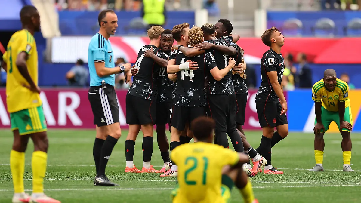 Canadá deja en el camino a Sudáfrica