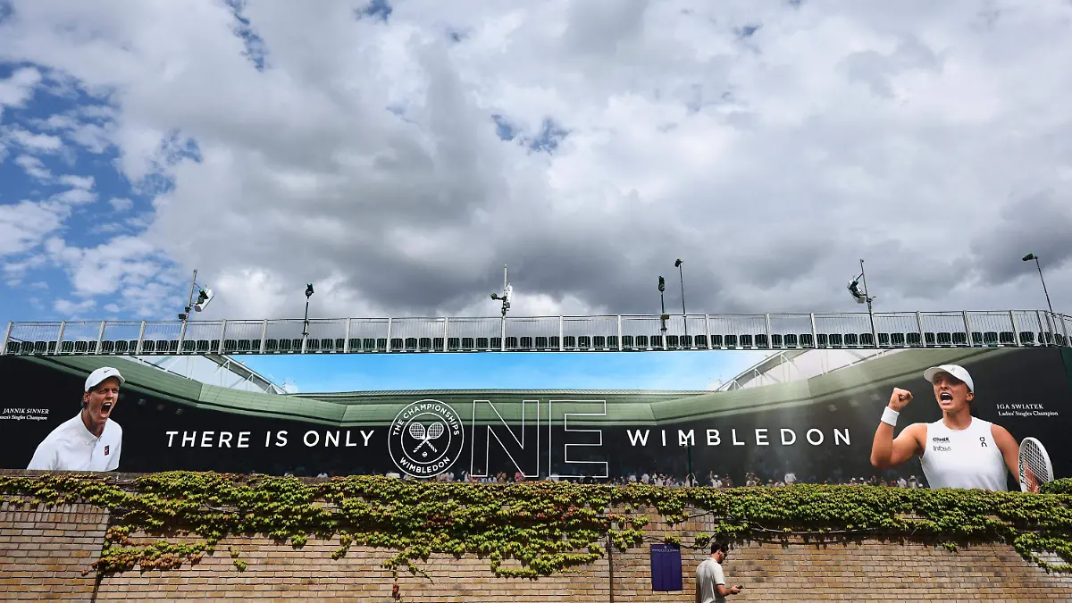 2026-06-28T135240Z_220336276_UP1EM6S12JQZG_RTRMADP_3_TENNIS-WIMBLEDON