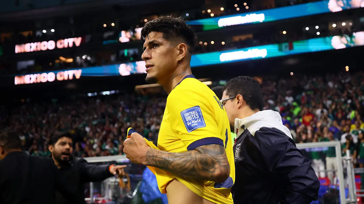 2026-07-01T040019Z_1922732198_UP1EM710B4IXR_RTRMADP_3_SOCCER-WORLDCUP-MEX-ECU